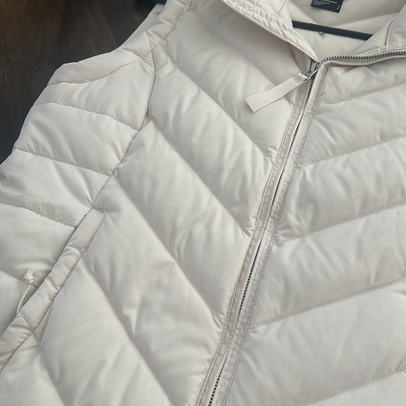 The North Face white vest - Picture 3 of 4